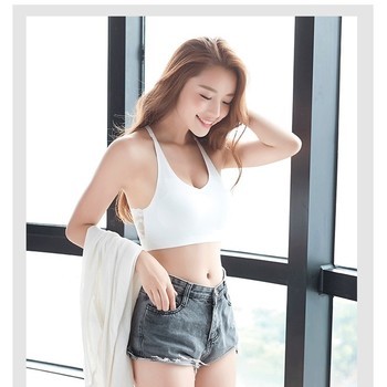 新款美背蕾丝裹胸抹胸冰丝 吊带打底无钢圈文胸少女小背心批发图1