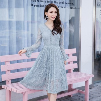 网店代理 蕾丝连衣裙秋装2018新款女中长款韩版V领大摆裙一件代发图1