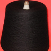 供应优质 32S/2黑色全棉纱 色泽鲜艳 用于毛织带 32S半精梳棉纱