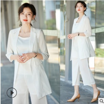 小西装女套装韩版休闲宽松2019新款春装时尚阔腿裤三件套西服外套图1