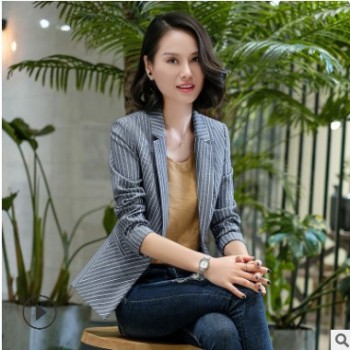 2019春装新款修身女士小西服长袖休闲ol条纹chic小西装外套短款潮