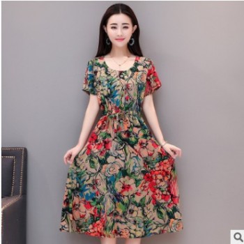 妈妈气质连衣裙夏天2019年新款潮流行裙子高贵中老年女装夏装夏季图1