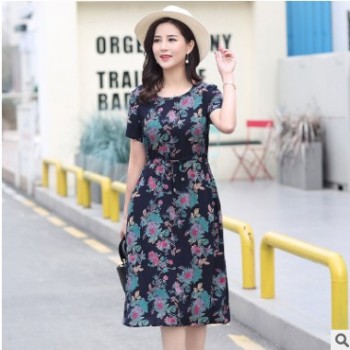 连衣裙夏季红色黑色复古中年中老年女装妈妈2019新款夏天大码裙子图1