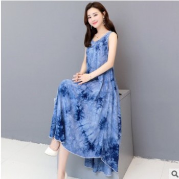 夏天连衣裙2019年新款流行中老年女装夏装季妈妈气质过膝吊带裙子