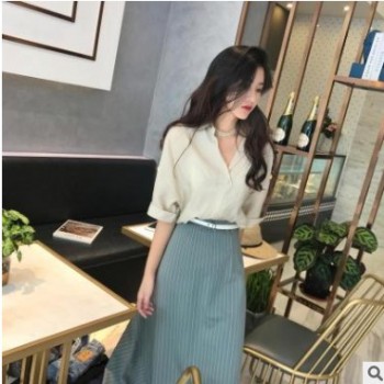 2019女装网红套装连衣裙半袖套头衬衣 +高腰条纹显瘦中长a字裙图1