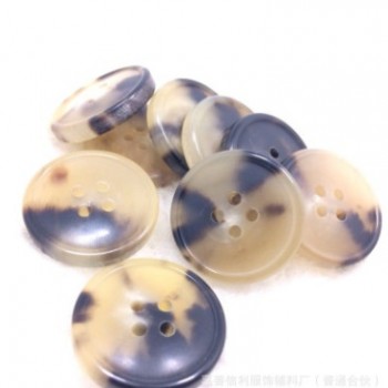 厂家现货热卖天然黄牛角纽扣高档妮子外套白水牛角扣子可定制LOGO图1