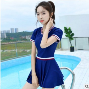 连体泳衣女士2019新款韩版保守学生少女运动泳装连体平角游泳衣