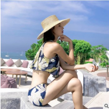 游泳衣女新款比基尼分体三件套性感度假温泉泳衣女挂脖荷叶边小胸图1