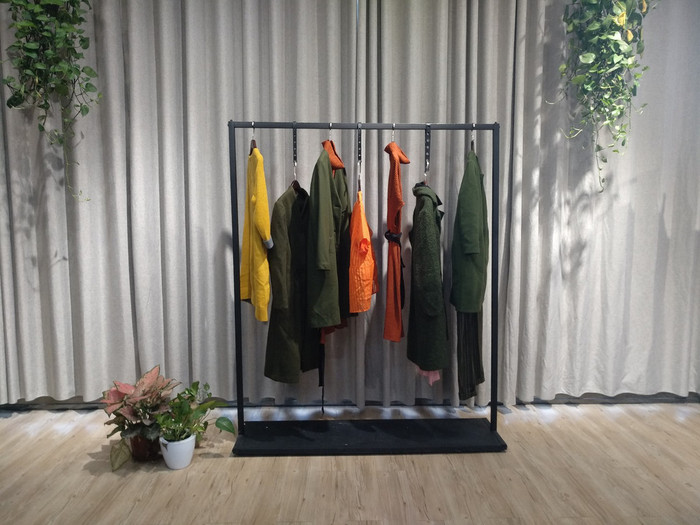深圳女装加盟品牌折扣女装专柜清仓邑品女装棉麻女装2018秋冬款批发市场