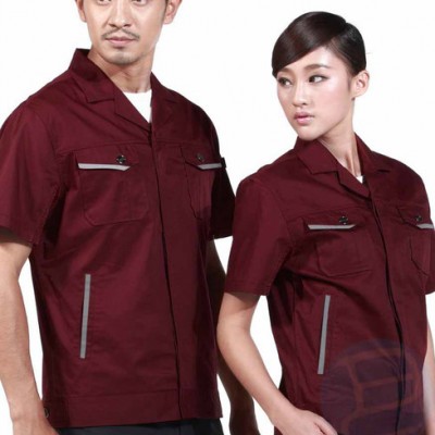 制服、工作服。重庆巴朝服饰有限公司，专业定做，可量体，可均码。公司官网：http://www.bacofs.com/