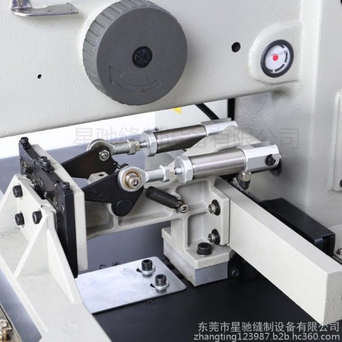 东莞厂家供应星驰 2010花样机三菱款 箱包手袋车商标专用电脑缝纫设备图4