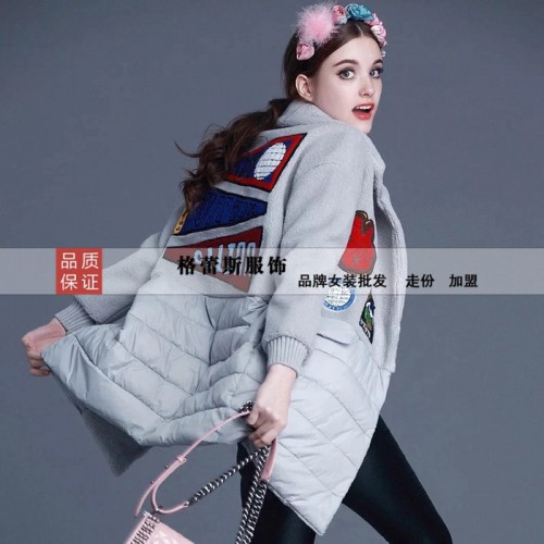 广西 折扣女装市场，女装特价大批发，品牌女装年底大促销女式羽绒服图6