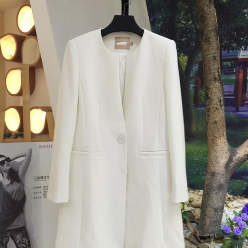 知名女装简约风情品牌折扣批发 冬装呢料连衣裙羽绒服库存尾货批发图6