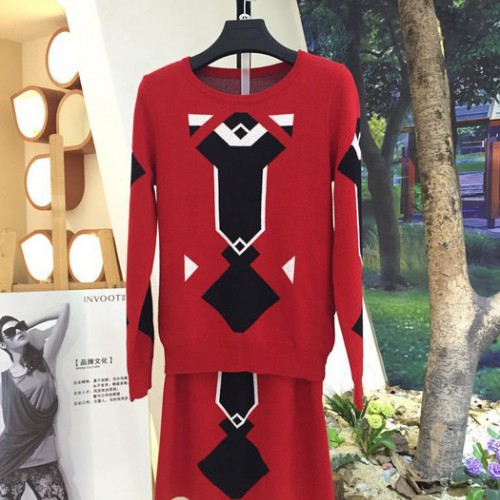 知名女装简约风情品牌折扣批发 冬装呢料连衣裙羽绒服库存尾货批发图1