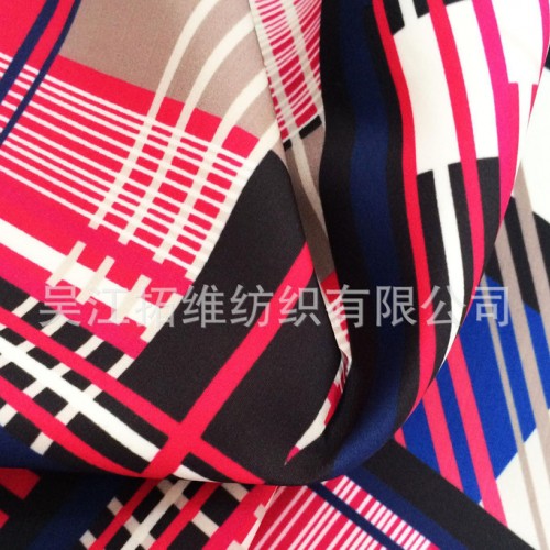 新款几何线条羽绒服棉衣风衣棉感面料仿记忆图3