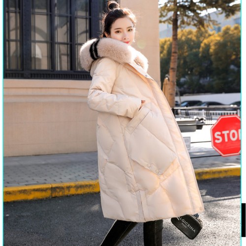 纳品网 冬羽绒服女2019新款韩版时尚连帽大毛领中长款过膝白鸭绒 冬季羽绒服图1