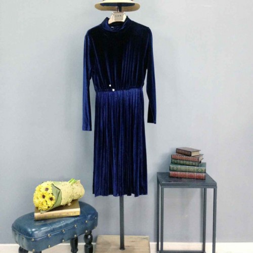 特价女装折扣批发漫润秀品牌羽绒服剪标尾货市场图4