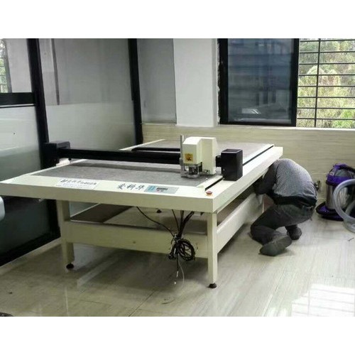 爱科华厂羽绒服模板切割机衣服纸样衣领开袋机模板机AKH1509图2