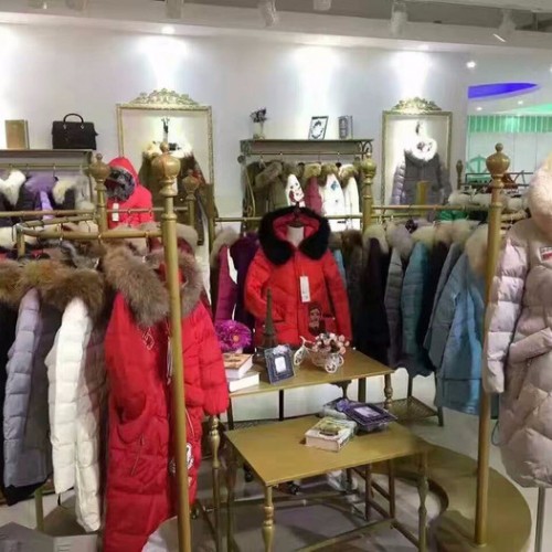 武汉惠品高端一线品牌哥芙妮羽绒服库存尾货女装批发图4