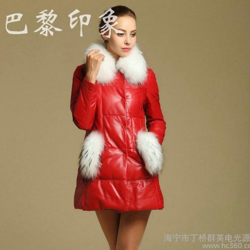 2013新款 皮衣外套 女 真皮羽绒服 可脱卸貉子毛领图3