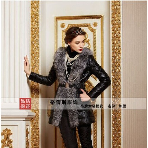 供应品牌女装深圳慕之淇女式羽绒服/风衣/大衣折扣低价批发/厂家一手原单图3