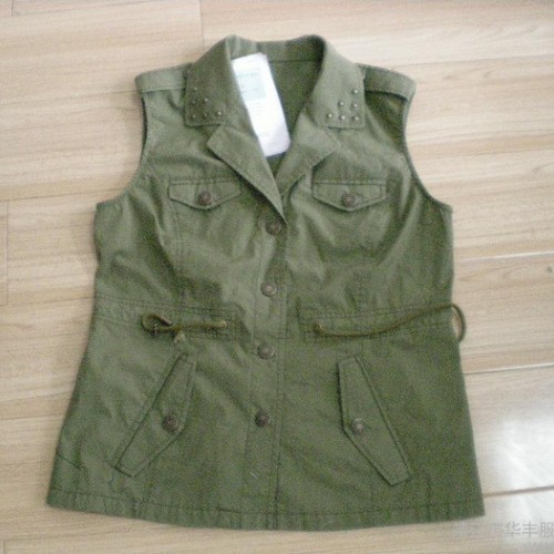 女式马甲：靖江华丰服装厂生产