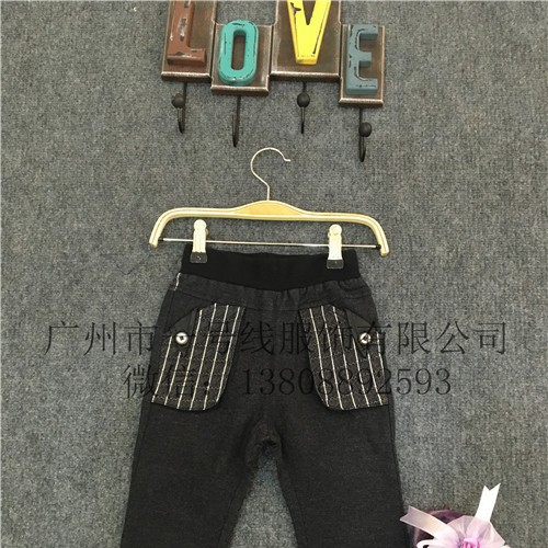 品位鸟品牌折扣童装库存r字卫衣图6