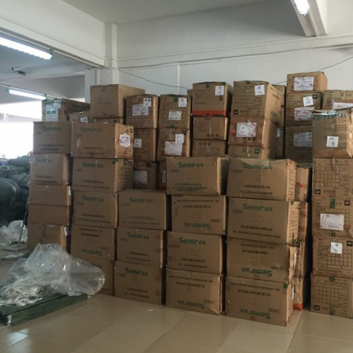 森马男式卫衣运动品牌尾货折扣图3