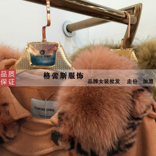 2015全新原装吊牌时尚品牌女装辰龙羊绒女式风衣/大衣折扣批发 三标齐全 专柜**图2