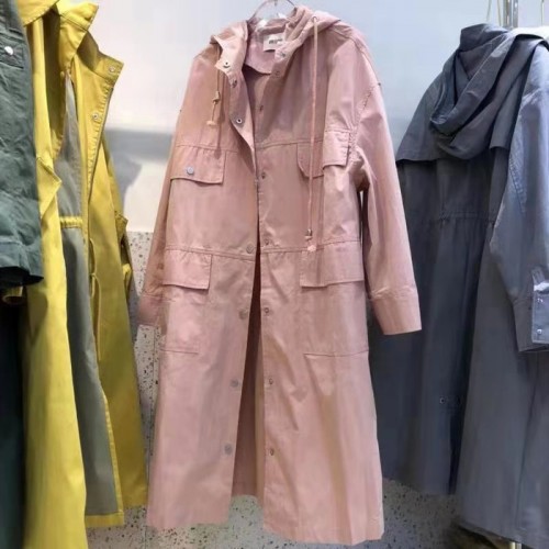 折扣女装广州品牌幕引风衣一手货源市场图5