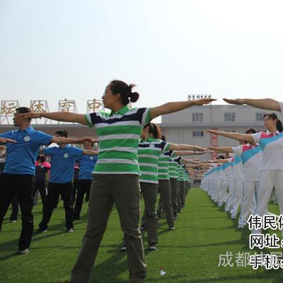 供应格仑堡伟民风衣服装团购