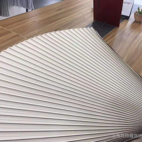 褶皱倒褶加工 专业生产压褶 时尚女装连衣裙晚礼服面料加工 裙子来样来图加工 JK 制服格裙裁片 压褶加工 褶子锋利图5