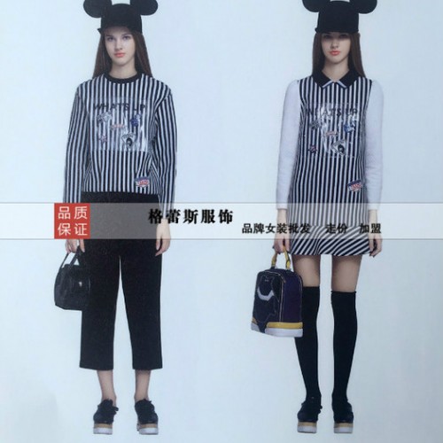 2015年洛呗一新款秋冬装女式风衣/大衣图4