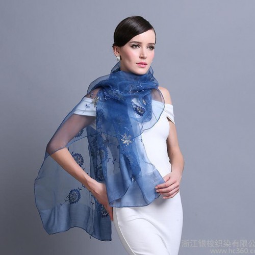 2015新款 丝巾 100%真丝桑蚕丝长巾 欧根纱绣花丝巾图1