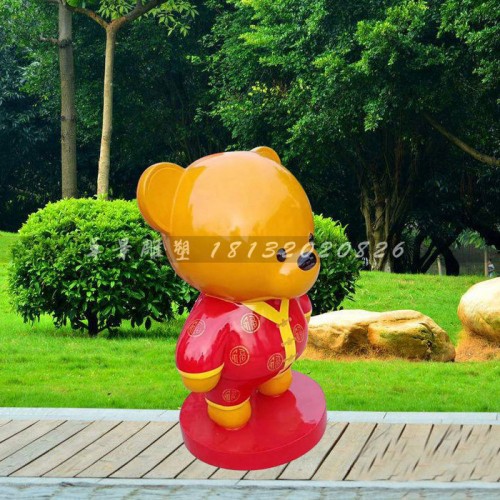 穿着唐装的卡通熊雕塑  公园景观摆件图1