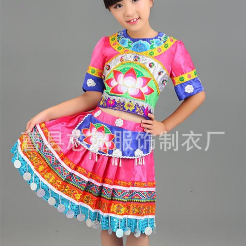 新款压折版少数民族服装云南苗族彝族服饰儿童演出服装女童舞蹈服图2
