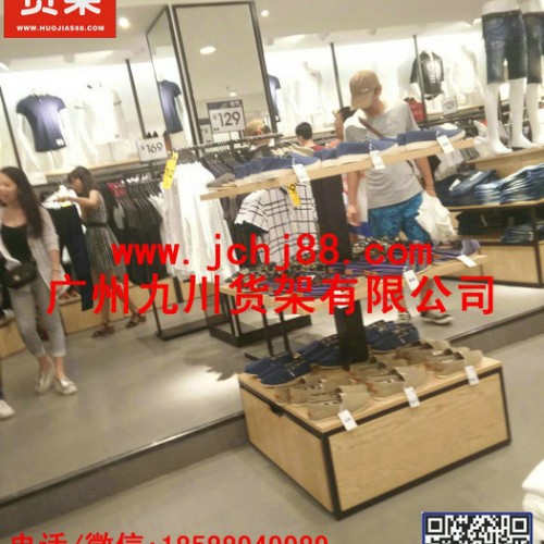 服装加盟，服装店，服装设计，KM男装,服装货架,货架,店面装修,装修设计图2