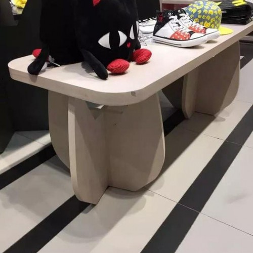 深圳服装店面货架设计制作-服装陈列道具图2