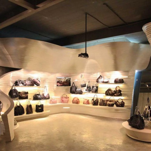 广州展柜厂服装皮具展柜定做展柜设计烤漆展柜图2