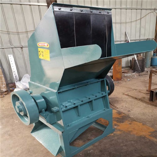 热门推荐涤纶料强力破碎机厂家 800型可乐瓶新型粉碎机品质保证图4