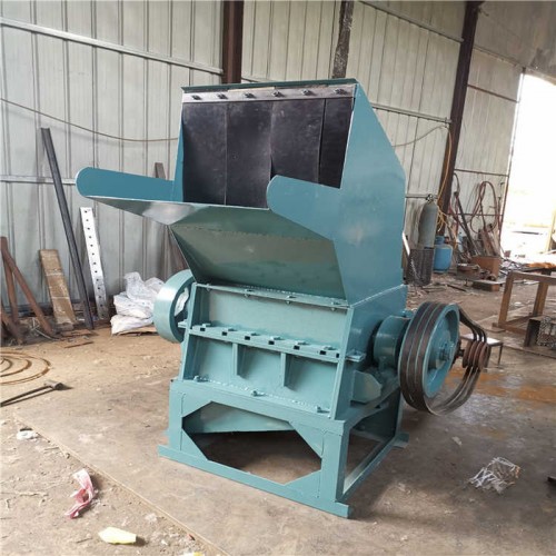 热门推荐涤纶料强力破碎机厂家 800型可乐瓶新型粉碎机品质保证图2