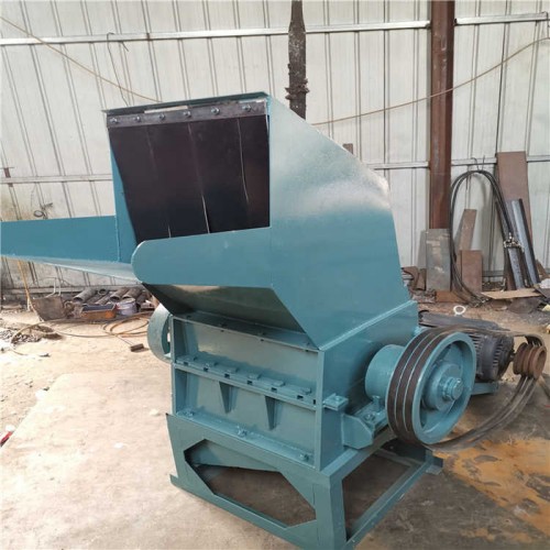 热门推荐涤纶料强力破碎机厂家 800型可乐瓶新型粉碎机品质保证