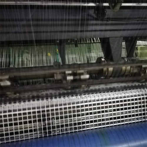 山东玻纤格栅厂家  厂家发货涤纶玻璃纤维土工格栅  自粘式玻纤格栅价格图6