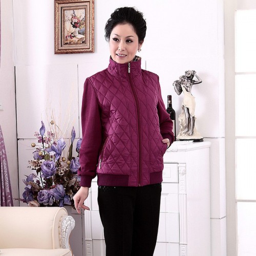 晋城棉服清仓处理中老年棉服装市场针织毛衣棉衣批发图1