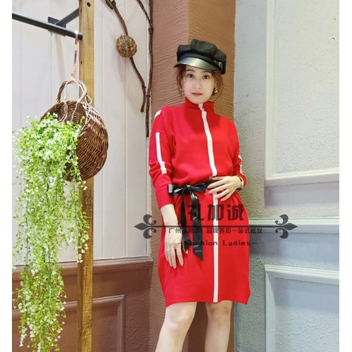 时尚纤依女装折扣货源清仓 纤依品牌服装特卖批发走份图4