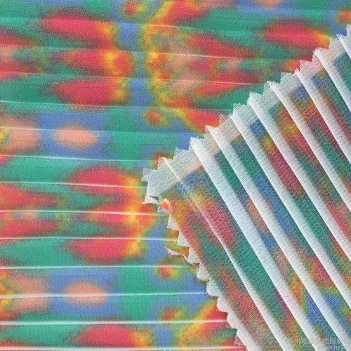 现货雪纺印花褶皱布料 烫金压皱色丁布 时装家纺布料加工一体图2