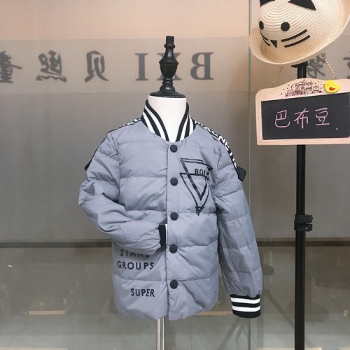 广州石井童装尾货批发市场，巴布豆羽绒服折扣走份批发。广州贝熙童装有限公司，专营国内一二线品牌童装尾货。图8