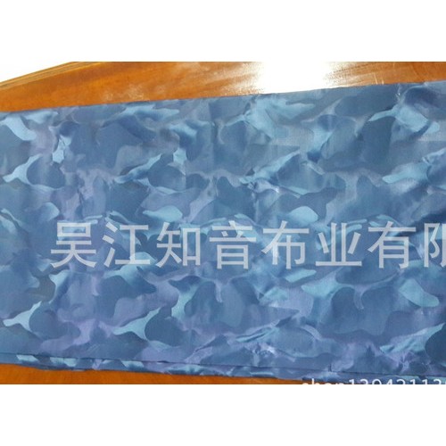 50*75大提花面料 迷彩服面料 2014新款 时装面料 直销图2