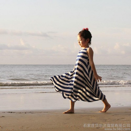 供应2014夏款新品韩版童装 女童长款条纹无袖露背连衣裙 沙滩裙图3