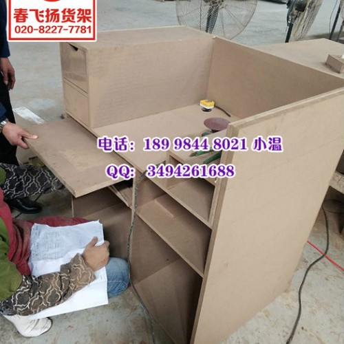 KM采取的是接地气的大而广营运方式 KM服装货架 km服装货架 爱客女装货架 童装货架图4
